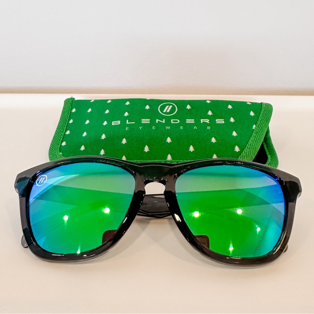 Blenders Eyewear grey / green sunglasses